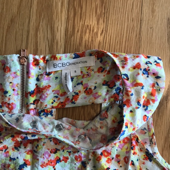 BCBGeneration floral crop top - Picture 5 of 5